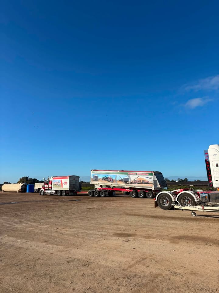 Happy Friday from the team at Wishart Contractors! 🚚✨ The fleet is looking sharp and…